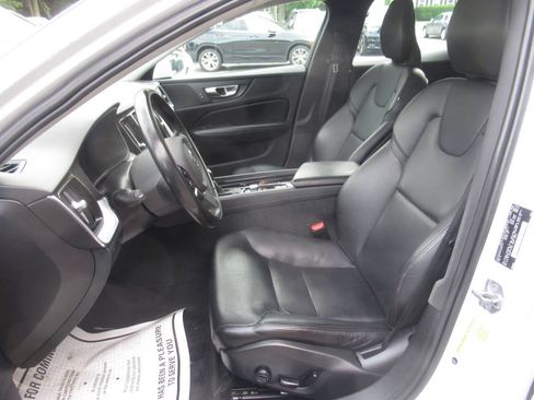 Used 2020 Volvo S60 T6 Momentum w/ Protection Package AWD/4WD image 18