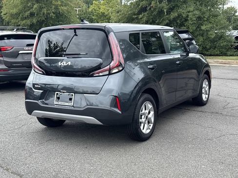 Used 2025 Kia Soul LX w/ LX Technology Package FWD image 2