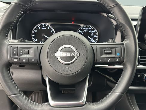 Used 2024 Nissan Pathfinder SV AWD/4WD image 15