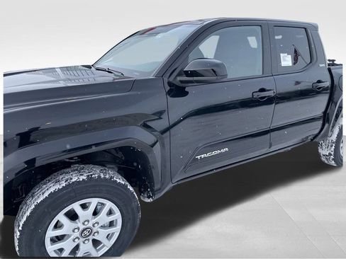 New 2026 Toyota Tacoma SR5 image 3