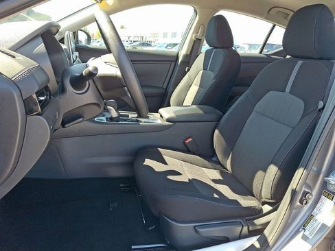 Used 2025 Nissan Sentra SV w/ Trunk Package image 14