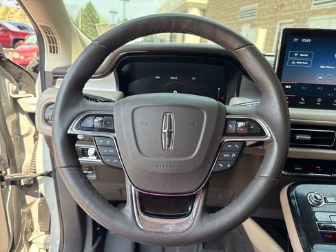 Certified 2023 Lincoln Nautilus AWD w/ Premium Package image 15