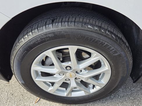 Used 2024 Chevrolet Equinox LS w/ LS Convenience Package FWD image 11