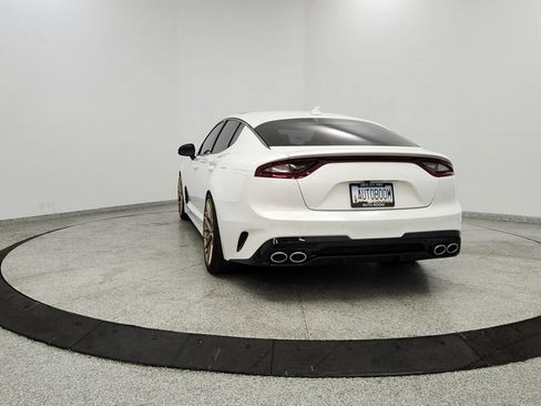 Used 2021 Kia Stinger GT1 RWD image 3