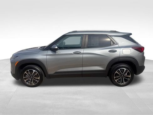 Used 2025 Chevrolet TrailBlazer LT AWD/4WD image 13