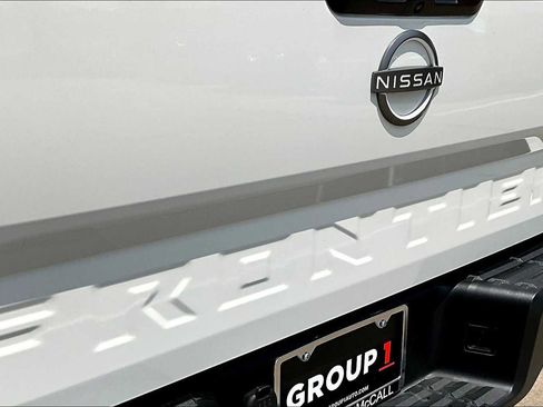 Used 2024 Nissan Frontier SL image 30