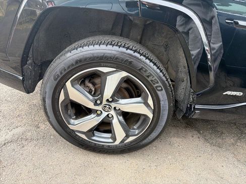 Used 2023 Toyota RAV4 SE w/ Weather & Moonroof Package image 5