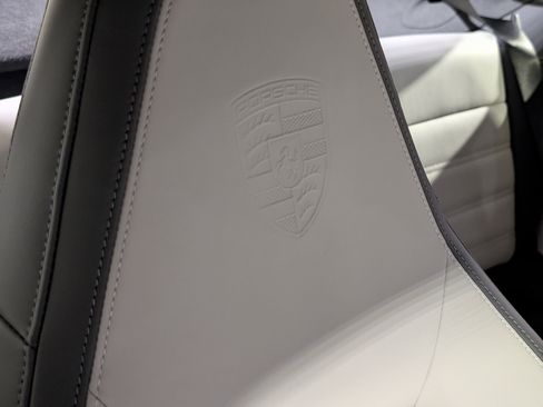 Certified 2025 Porsche 911 Carrera image 17