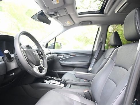 Certified 2022 Honda Pilot Touring image 18