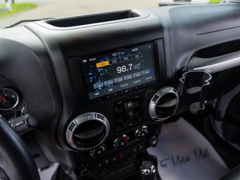 Used 2016 Jeep Wrangler Unlimited Sahara w/ Dual Top Group AWD/4WD image 33