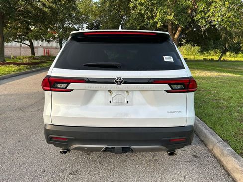 Certified 2025 Toyota Grand Highlander FWD image 5