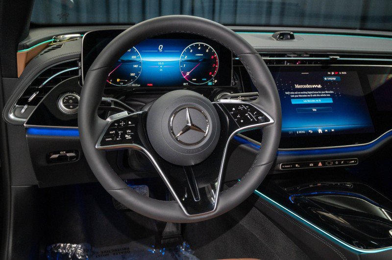 New 2027 Mercedes-Benz E 450 4MATIC Sedan image 16