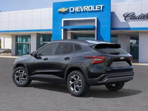 New 2026 Chevrolet Trax LT w/ Driver Confidence Package FWD image 5