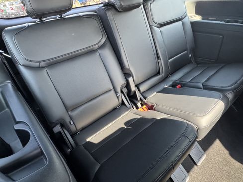 Used 2025 Ford Expedition Platinum w/ Stealth Performance Package AWD/4WD image 26