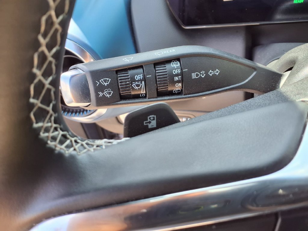 Used 2025 Chevrolet Equinox EV LT w/ Convenience Package FWD image 9