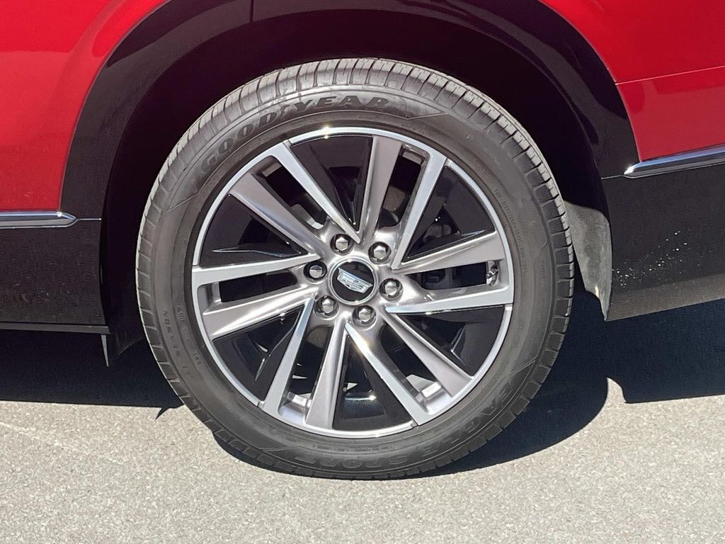 Certified 2026 Cadillac Vistiq Sport w/ LPO, Floor Liner Package AWD/4WD image 14