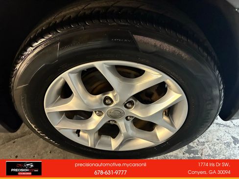 Used 2017 Chrysler Pacifica Touring-L w/ Tire & Wheel Group image 33