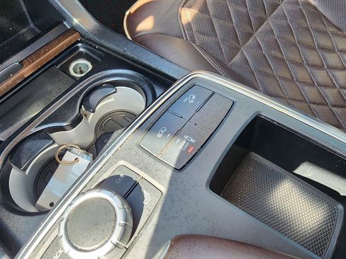 Used 2016 Mercedes-Benz GL 550 4MATIC image 21