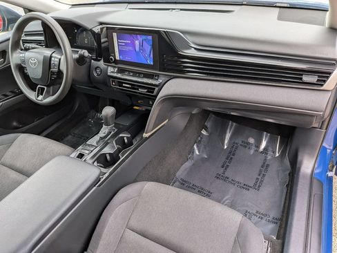 Used 2025 Toyota Camry LE FWD image 31