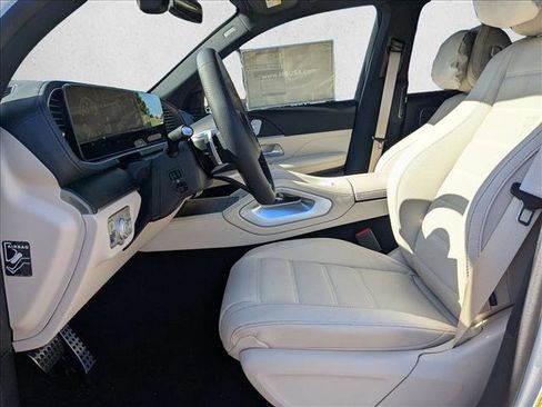 New 2026 Mercedes-Benz GLS 580 4MATIC image 4