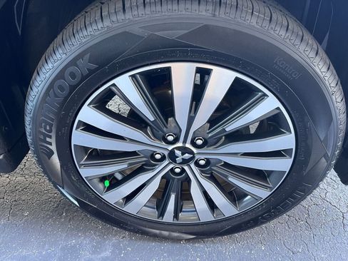 Used 2019 Mitsubishi Outlander SEL image 33