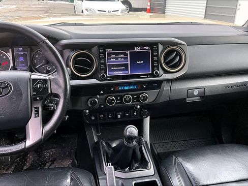 Used 2020 Toyota Tacoma TRD Off-Road image 6