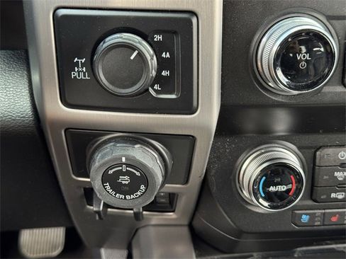 Used 2019 Ford F150 Platinum w/ Equipment Group 701A Luxury image 19