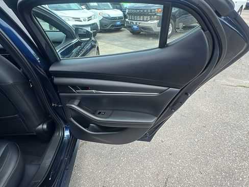 Used 2021 MAZDA MAZDA3 s FWD image 17