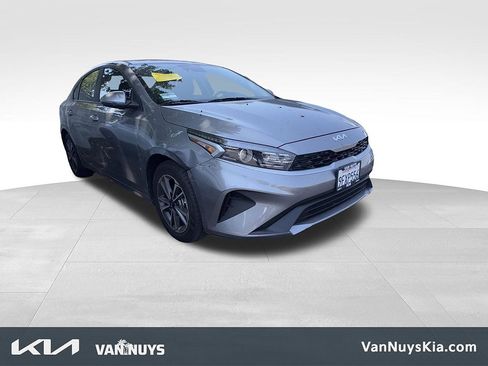 Used 2023 Kia Forte LXS w/ LXS Technology Package FWD image 5