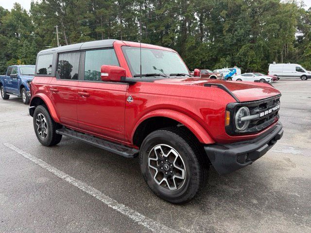 Used 2024 Ford Bronco Outer Banks AWD/4WD image 2