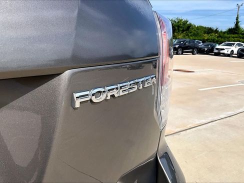 Used 2018 Subaru Forester 2.5i Touring w/ Popular Package #3B AWD/4WD image 10