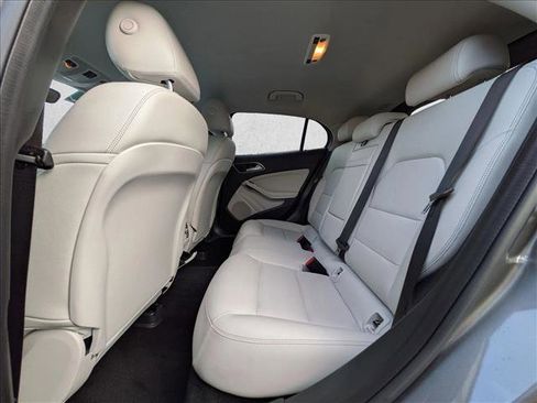 Used 2016 Mercedes-Benz GLA 250 image 18