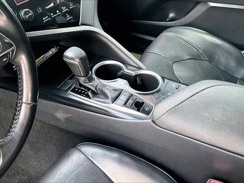 Used 2018 Toyota Camry XLE w/ Audio Package FWD image 13