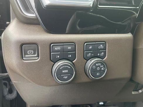 Certified 2024 Chevrolet Silverado 2500 LTZ w/ LTZ Plus Package image 25