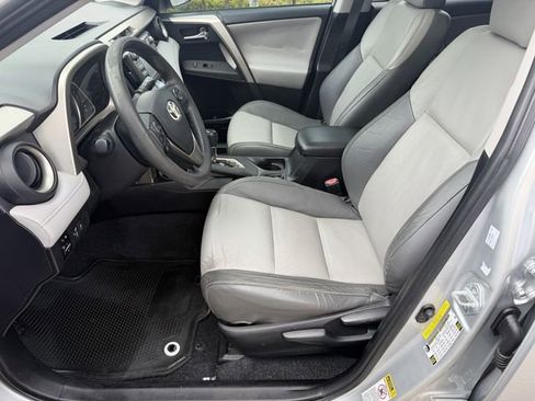Used 2014 Toyota RAV4 XLE image 21