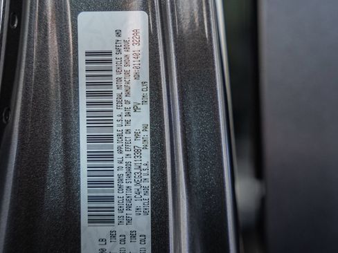 Used 2018 Jeep Wrangler Unlimited Sahara AWD/4WD image 43