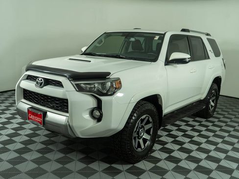Used 2018 Toyota 4Runner TRD Off-Road Premium AWD/4WD image 3