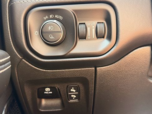 Used 2022 RAM 1500 Limited AWD/4WD image 27