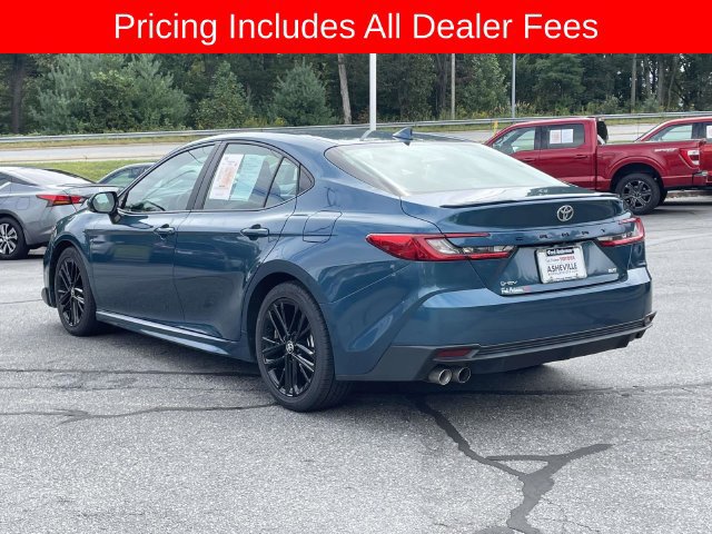 Used 2025 Toyota Camry SE FWD image 3