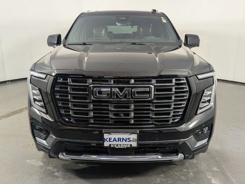 Used 2025 GMC Yukon Denali Ultimate image 3