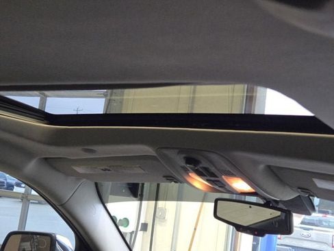 Used 2011 GMC Terrain SLT image 9