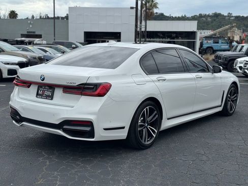Used 2021 BMW 740i w/ M Sport Package RWD image 10
