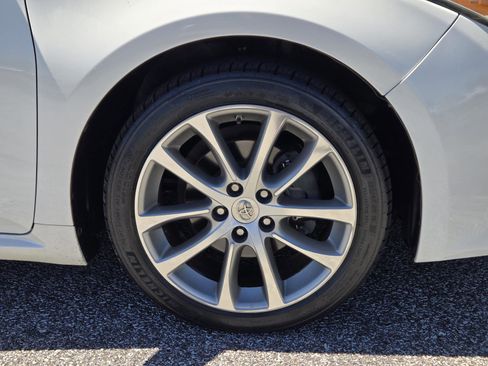 Used 2014 Toyota Avalon XLE Touring FWD image 4