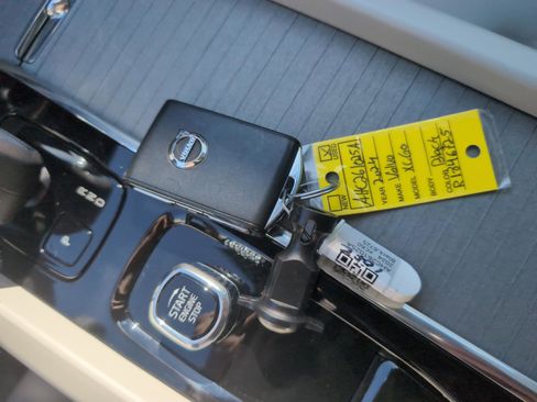 Used 2024 Volvo XC60 T8 Plus w/ Protection Package Premier image 25