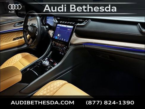 Used 2024 Jeep Grand Cherokee Summit image 11