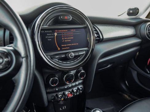 Used 2015 MINI Cooper S image 24