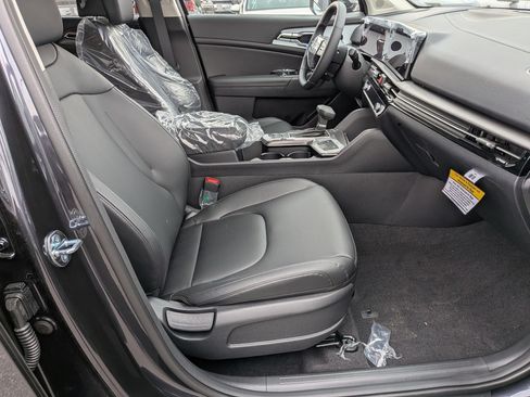 Used 2026 Kia Sportage EX FWD image 35