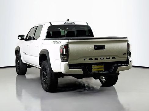 Used 2022 Toyota Tacoma TRD Off-Road image 5