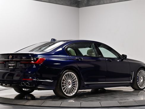 Used 2022 BMW ALPINA B7 xDrive AWD/4WD image 10