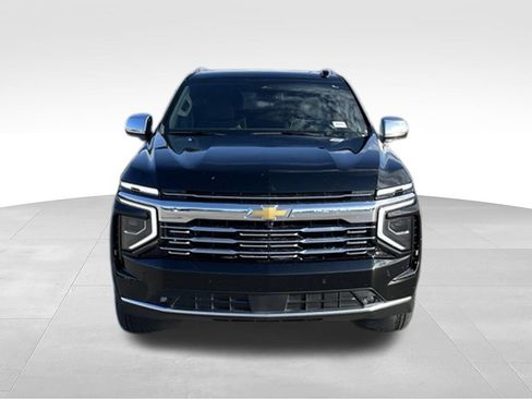 Used 2025 Chevrolet Suburban Premier AWD/4WD image 4